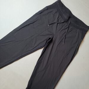 Lululemon Women's Size 10 Dance Studio Crop 25" Black W6AVQS